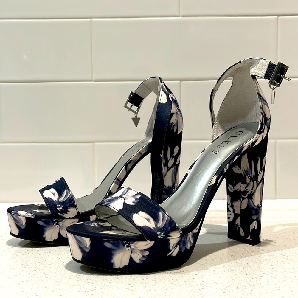 Beautiful Pair of heels with flowers
